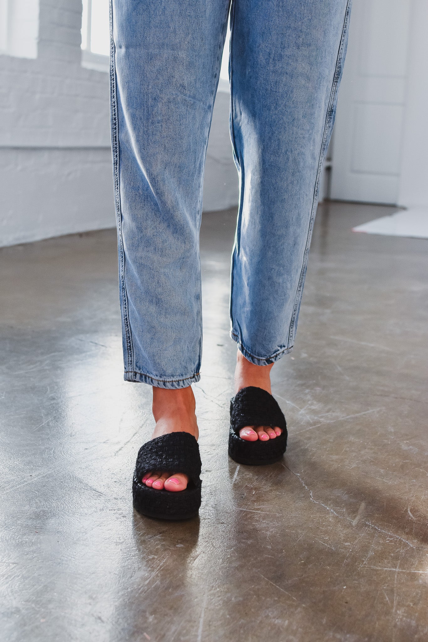 Del Mar Sandals- Black