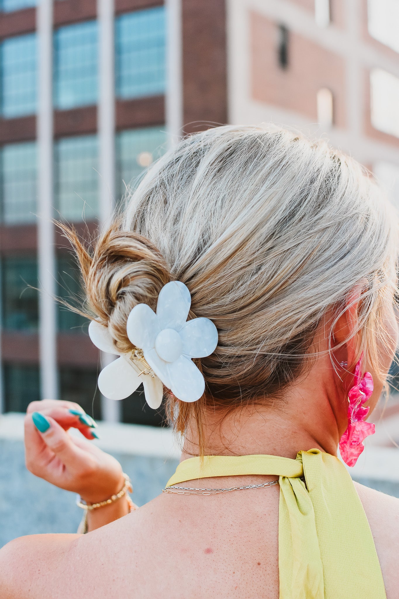 Flower Clip in White Pearl