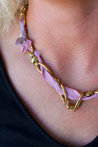 Don't Get It Twisted Necklace - Pink