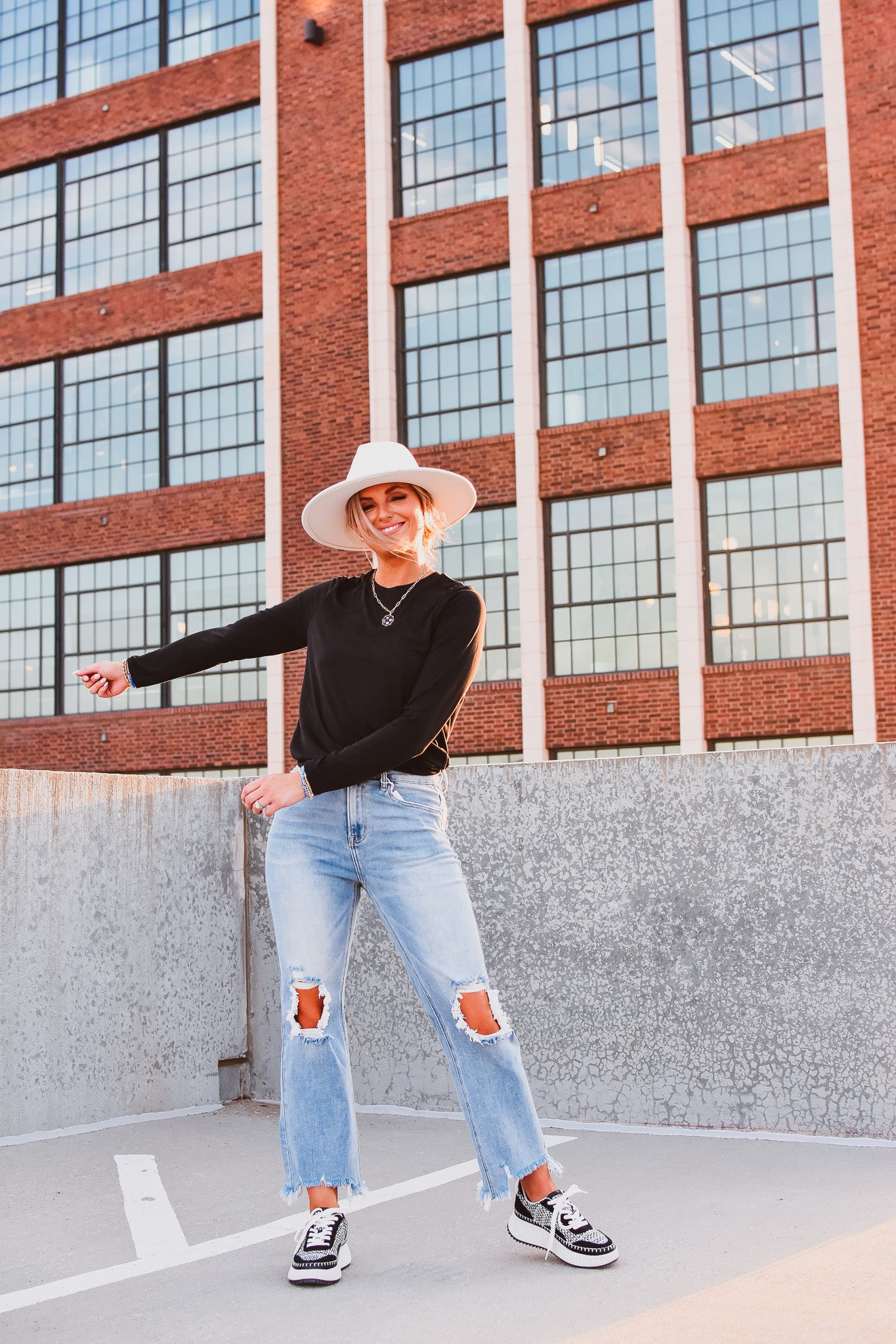 Quinn Long Sleeve Tee in Black