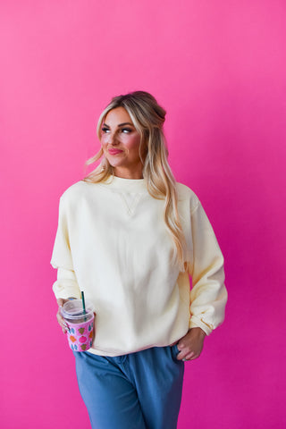 Olivia Mock Neck Sweatshirt In Butter Yellow