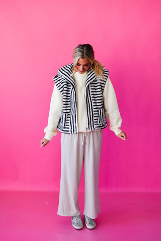 Iris Sherpa Vest In Black Stripe