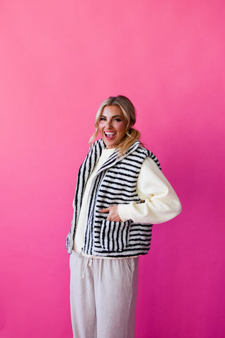 Iris Sherpa Vest In Black Stripe