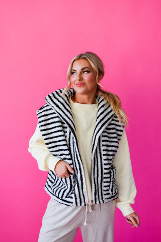Iris Sherpa Vest In Black Stripe