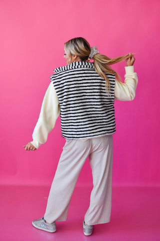 Iris Sherpa Vest In Black Stripe