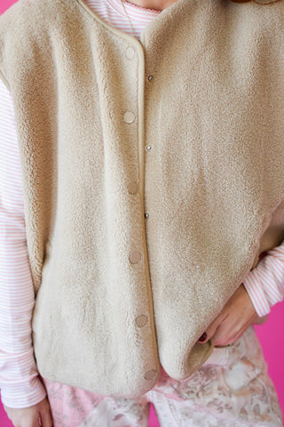 Caroline Sherpa Vest in Taupe