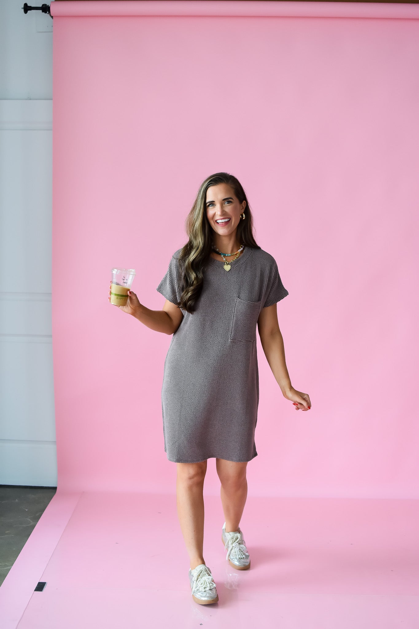 Kasie Tee Shirt Dress in Peppercorn