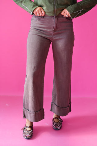 Ollie Cuffed Jeans in Brown