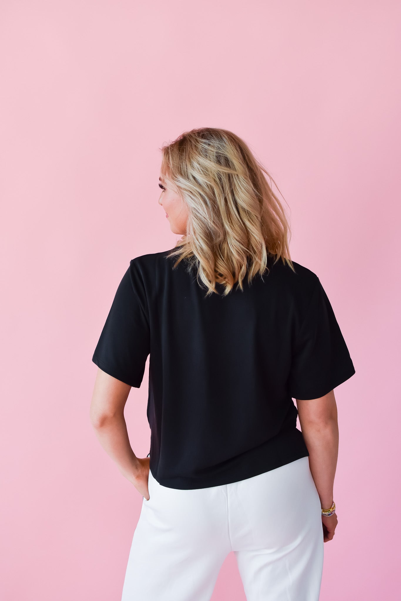 Julie Basic Tee in Black