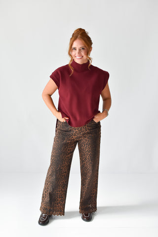Dana Short Sleeve Sweater in Burgundy