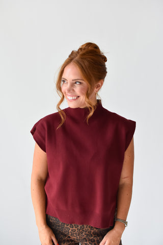 Dana Short Sleeve Sweater in Burgundy