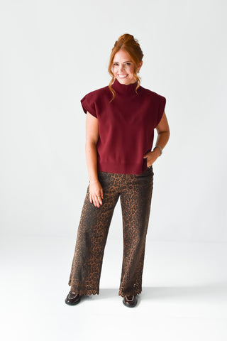 Dana Short Sleeve Sweater in Burgundy