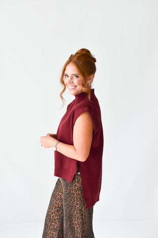 Dana Short Sleeve Sweater in Burgundy
