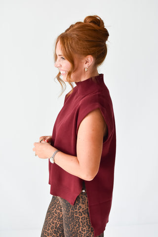 Dana Short Sleeve Sweater in Burgundy
