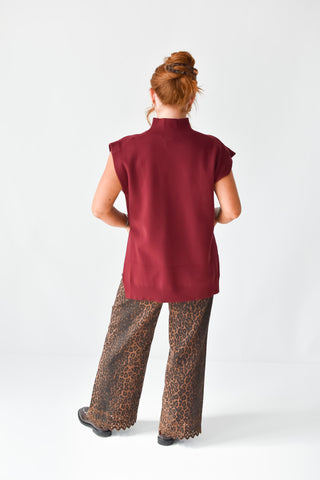 Dana Short Sleeve Sweater in Burgundy