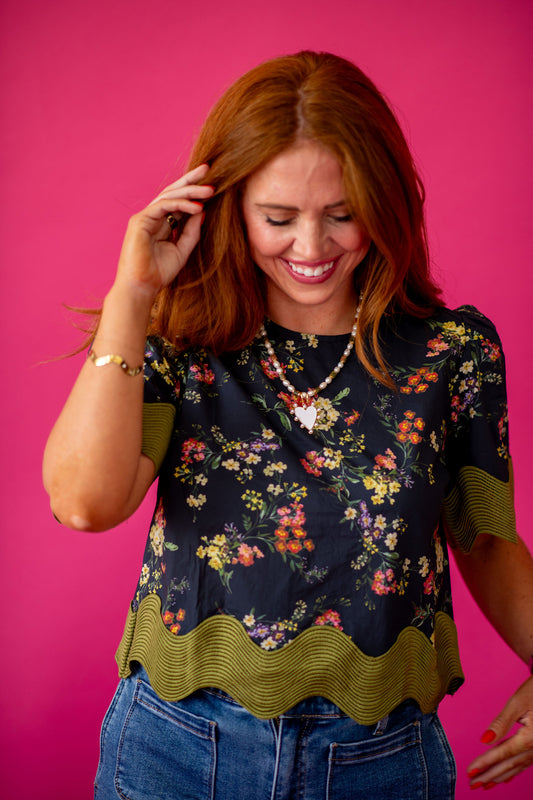 Naomi Scallop Hem Floral Top in Black