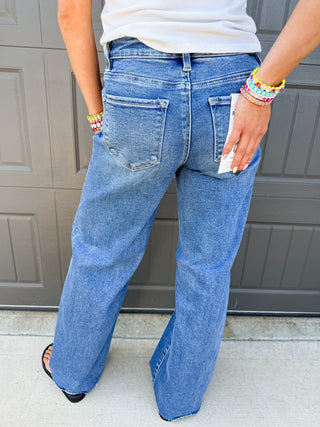 Betsy Relaxed Fit Medium Wash Jeans