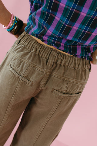 Scottie Barrel Denim Pants in Moss