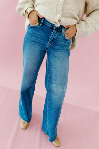 Betsy Relaxed Fit Medium Wash Jeans